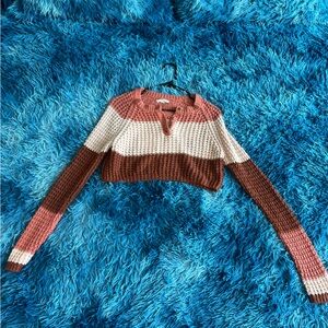 Cropped Knit Sweater 🧶